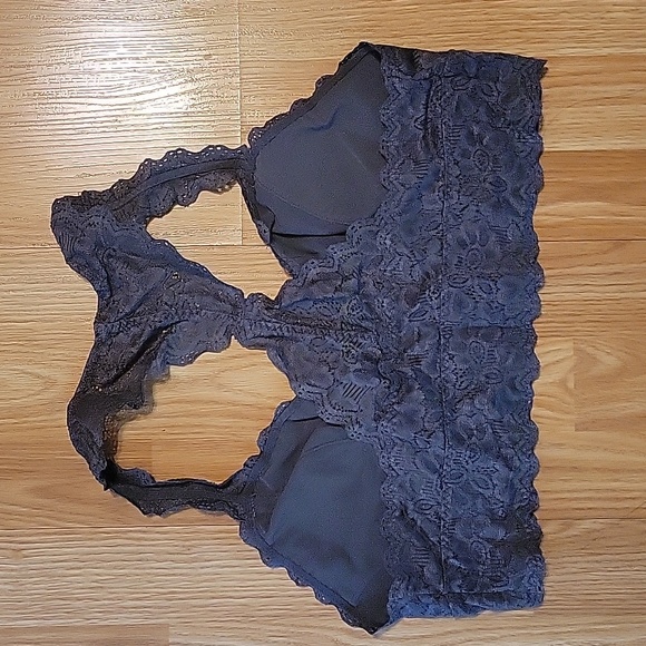 Gray lace bralette - Picture 2 of 3